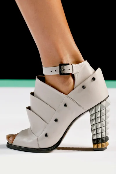 Look 27